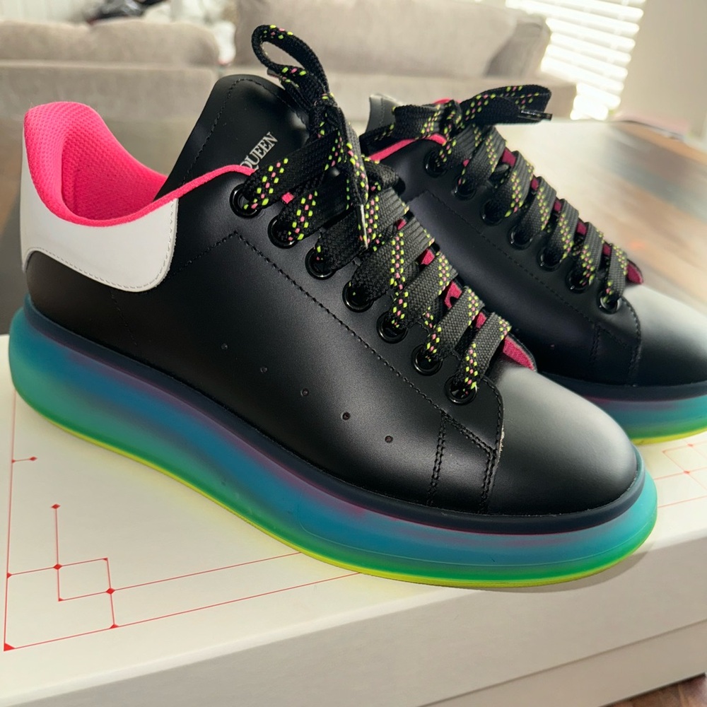 ALEXANDER MCQUEEN OVERSIZED SNEAKERS - AUTHENTIC